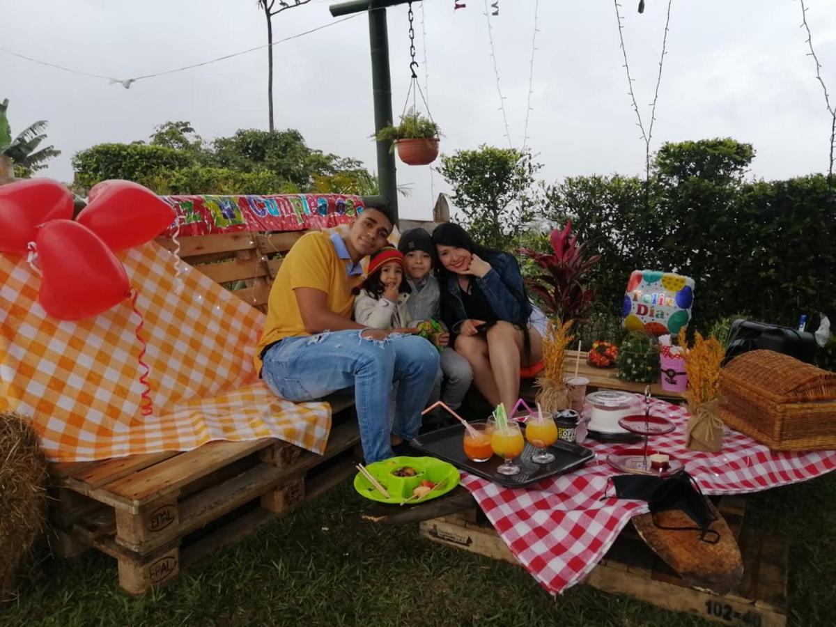 Finca Turistica Santa Clara Hostel Calarca Ngoại thất bức ảnh