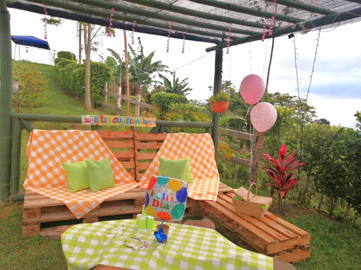 Finca Turistica Santa Clara Hostel Calarca Ngoại thất bức ảnh