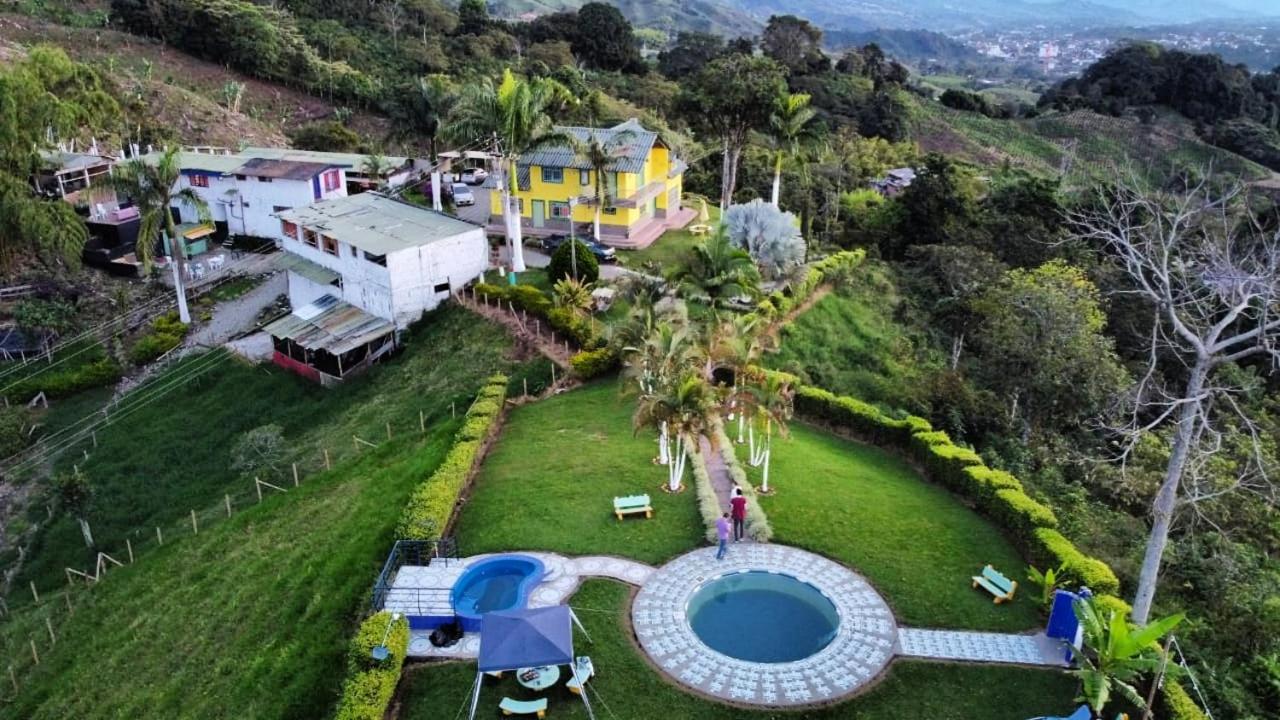 Finca Turistica Santa Clara Hostel Calarca Ngoại thất bức ảnh