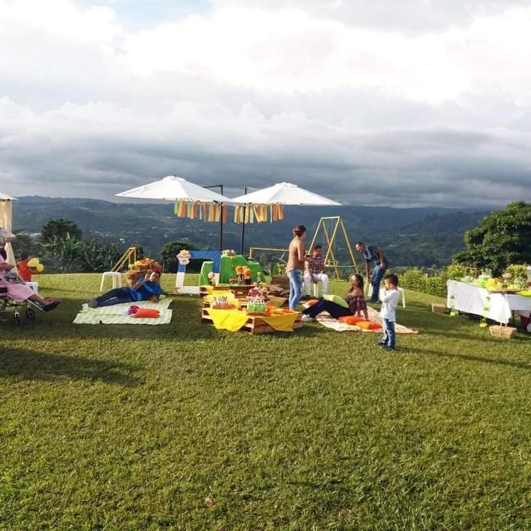 Finca Turistica Santa Clara Hostel Calarca Ngoại thất bức ảnh