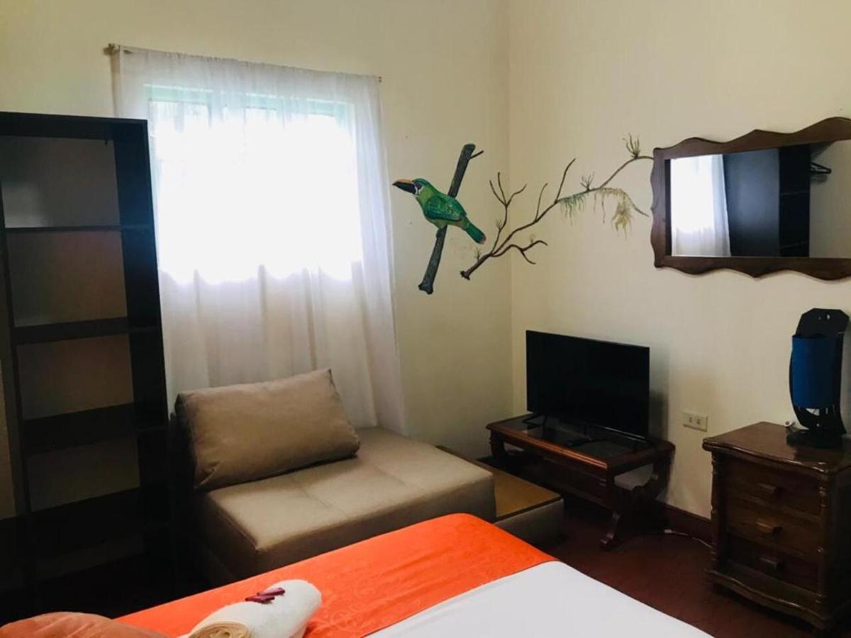 Finca Turistica Santa Clara Hostel Calarca Ngoại thất bức ảnh
