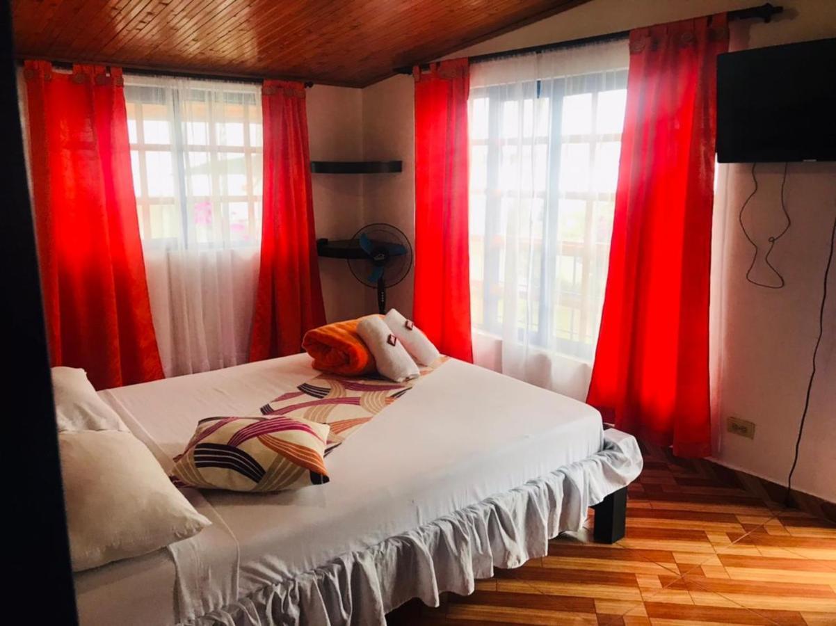 Finca Turistica Santa Clara Hostel Calarca Ngoại thất bức ảnh