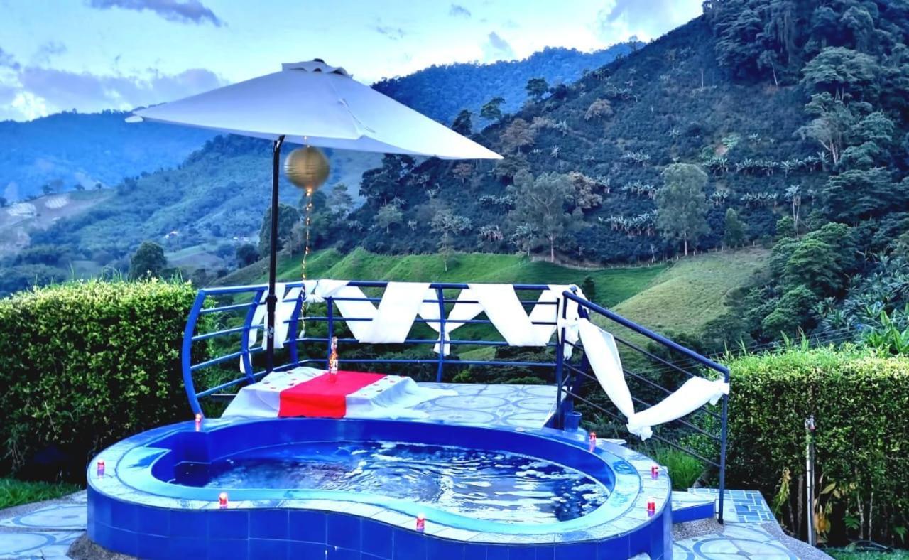Finca Turistica Santa Clara Hostel Calarca Ngoại thất bức ảnh