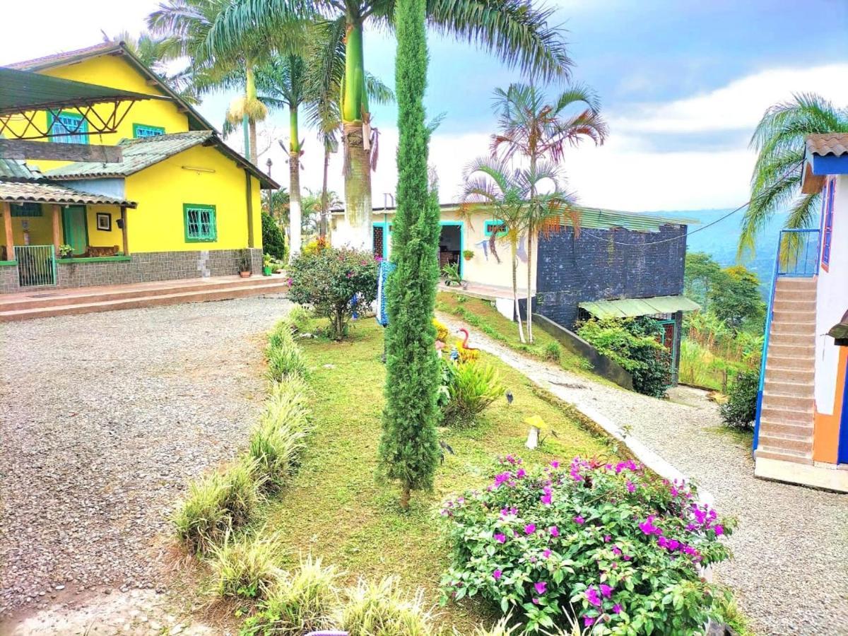 Finca Turistica Santa Clara Hostel Calarca Ngoại thất bức ảnh