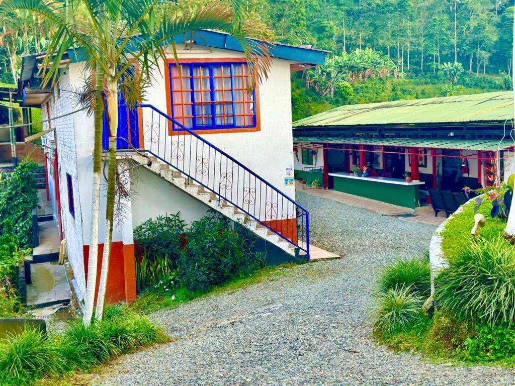 Finca Turistica Santa Clara Hostel Calarca Ngoại thất bức ảnh