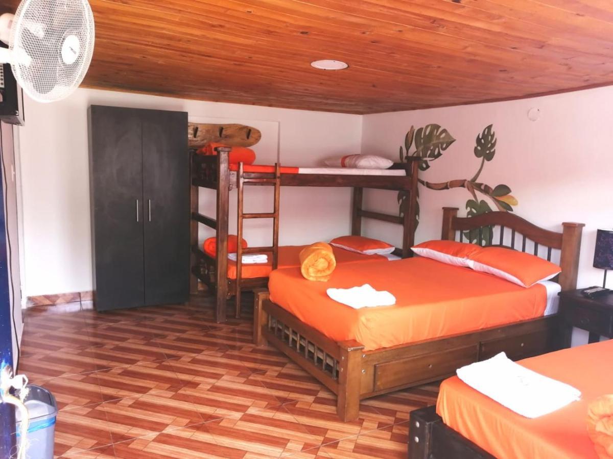 Finca Turistica Santa Clara Hostel Calarca Ngoại thất bức ảnh
