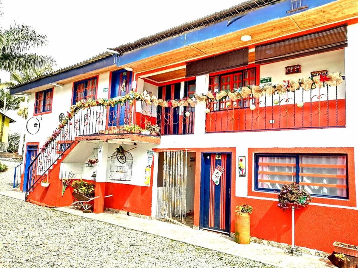 Finca Turistica Santa Clara Hostel Calarca Ngoại thất bức ảnh